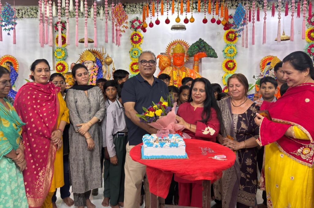 धूमधाम के साथ मनाया गया प्रधान डा. राजेश भाटिया का जन्मदिवस