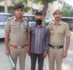 चाचा ने भतीजे पर चाकू से किया जानलेवा हमला, पुलिस चौकी सेक्टर 8 की टीम ने हमलावर चाचा को किया गिरफ्तार